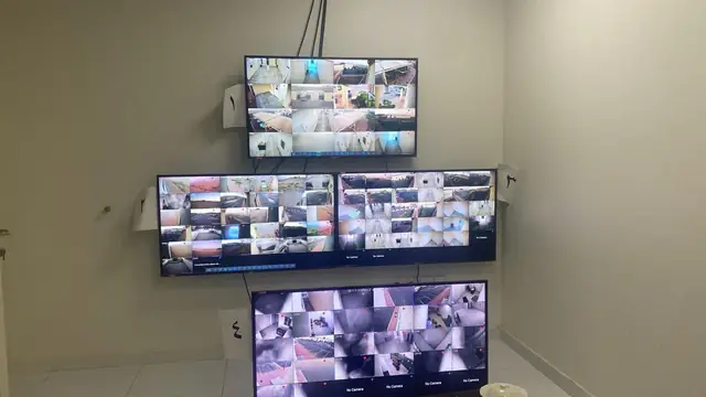 شاشات المراقبة — من أعمال إعمار لاند