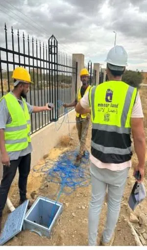 فريق إعمار لاند يمدد كابلات الشبكات